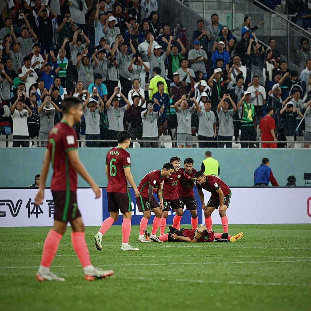 Vietnam's national team arrives in Bandung: 200 km by road and a gap no flight can fill Vietnam's national team arrives in Bandung: 200 km by road and a gap no flight can fill