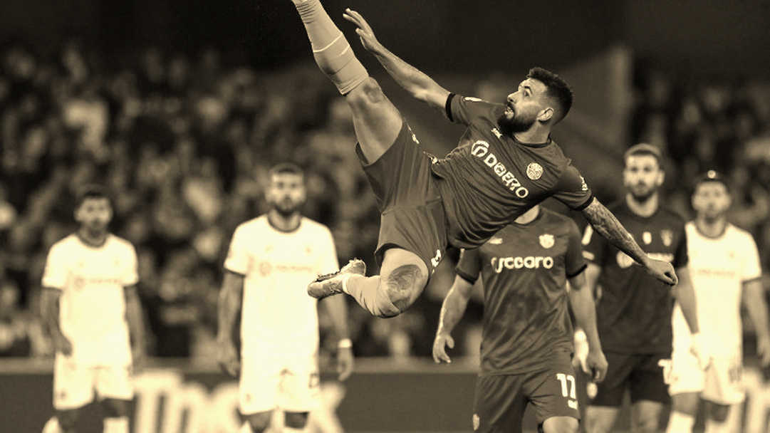 The 1.5-Metre Gap: When Mestalla Learns to Say Goodbye to Its Own
