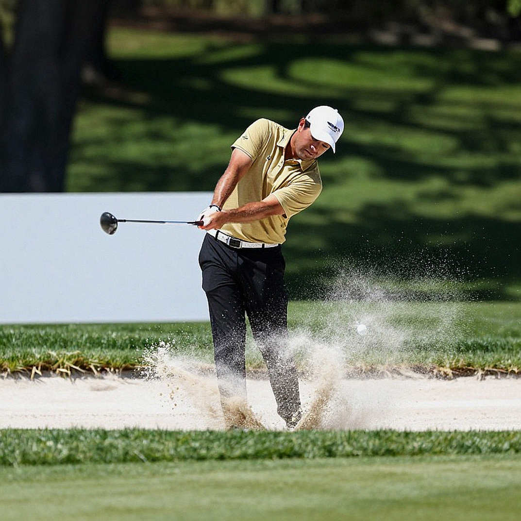 Bảy món áo khoác golf nữ và dòng tiền thật đằng sau danh sách quà tặng Bảy món áo khoác golf nữ và dòng tiền thật đằng sau danh sách quà tặng