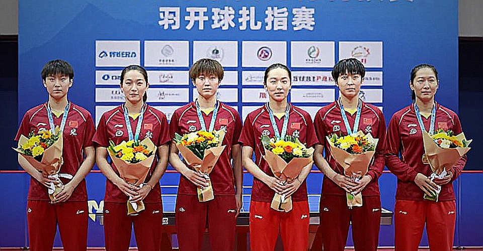 Bản đồ trống của bóng đá Việt Nam: V.League và những vụ chuyển nhượng không có giá