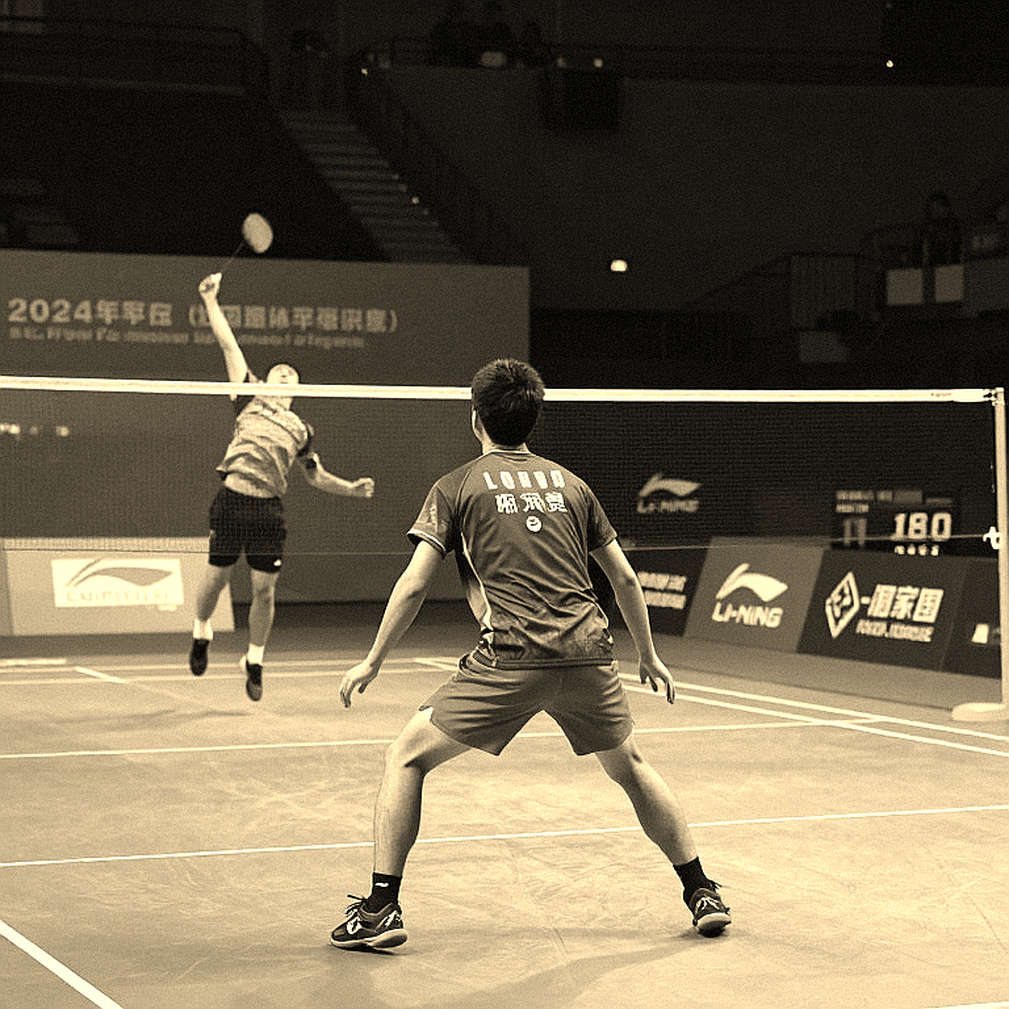 Alwi Farhan tập cùng Kento Momota tại Tokyo: bên trong đợt huấn luyện cuối trước Asian Games 2026