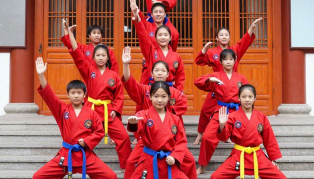 Cú ngã đầu của El Búho: cái chết trên sàn lucha libre và vùng xám không ai muốn nhìn