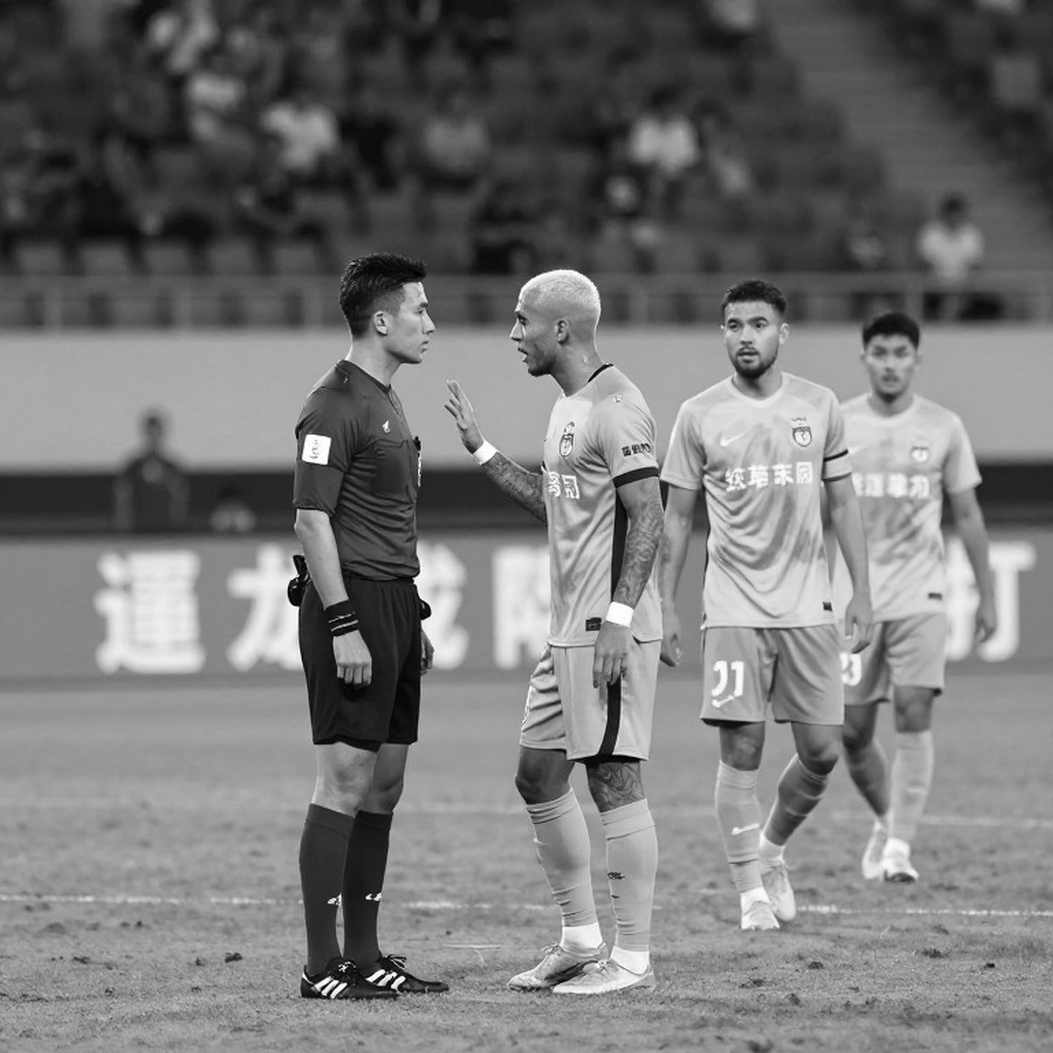Herdman và sơ đồ ba trung vệ: Cấu trúc đằng sau đội hình dự kiến của Indonesia trước Singapore Herdman và sơ đồ ba trung vệ: Cấu trúc đằng sau đội hình dự kiến của Indonesia trước Singapore