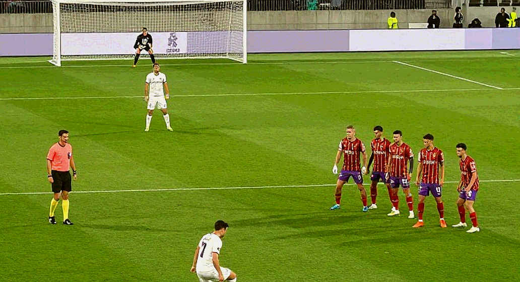 Koundé và khoảng trống 45 triệu euro: Bayern theo đuổi, Barcelona giữ giá đến 2030