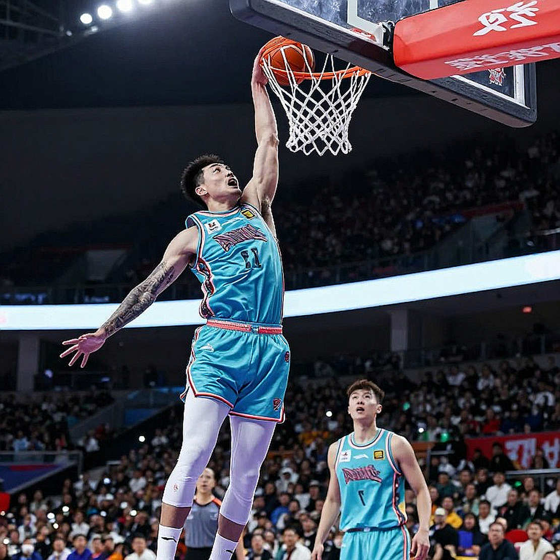 Lakers khánh thành tượng Phil Jackson: Người đứng sau đế chế 5 nhẫn vô địch