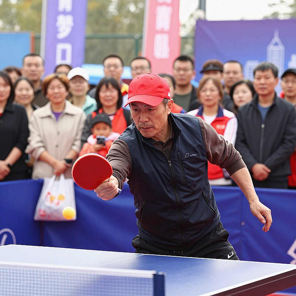 Đào xuống "Ping in the Community": Khi bóng bàn nước Anh chọn người già thay vì ngôi sao trẻ