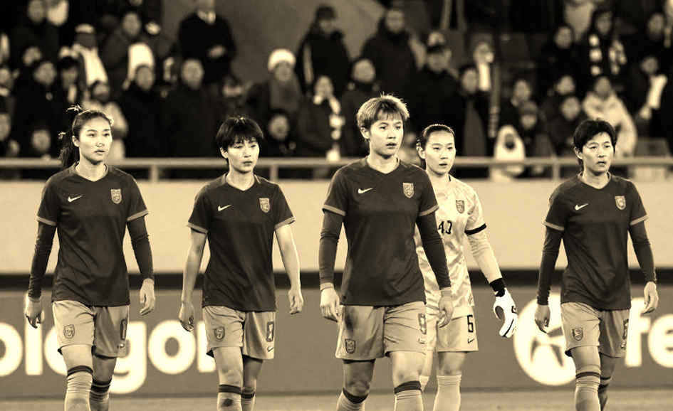 Bui Tien Dung saves two penalties, carries the team last night and carries rice this afternoon: the half-life of one heroic night Bui Tien Dung saves two penalties, carries the team last night and carries rice this afternoon: the half-life of one heroic night