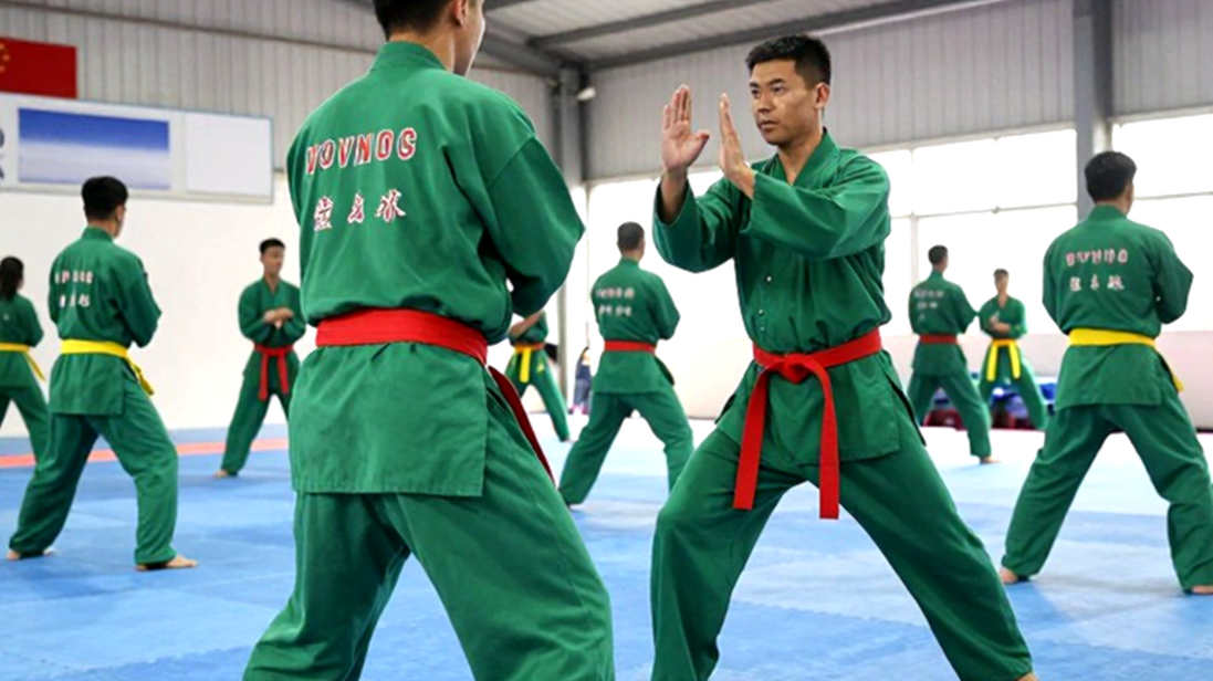 Nhịn ăn, xông hơi và bàn cân ở Aichi: cơ thể gục trước khi tiếng chuông đầu tiên vang lên Nhịn ăn, xông hơi và bàn cân ở Aichi: cơ thể gục trước khi tiếng chuông đầu tiên vang lên