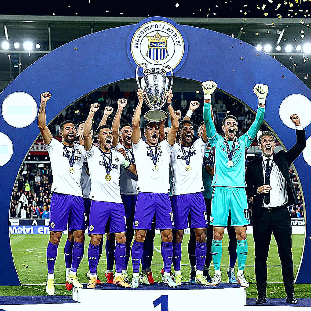Albirex Niigata đầu bảng J2 với hiệu số âm: Điều gì nằm sau màn đùa 'chiếc iPhone mới' Albirex Niigata đầu bảng J2 với hiệu số âm: Điều gì nằm sau màn đùa 'chiếc iPhone mới'