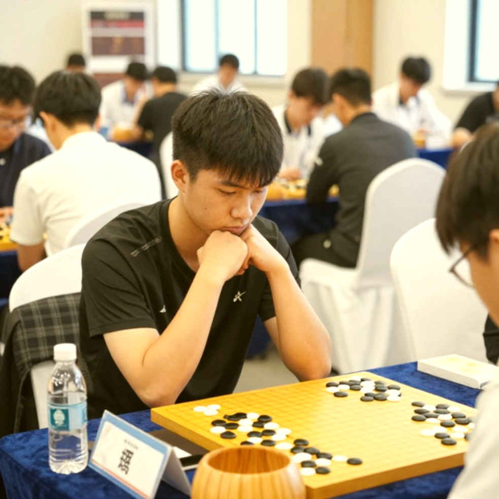 Gambit Ý và nước cờ của kẻ yếu thế: Khi bàn cờ không đo bằng điểm Elo Gambit Ý và nước cờ của kẻ yếu thế: Khi bàn cờ không đo bằng điểm Elo